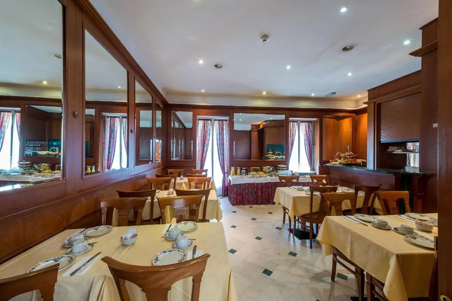 Diplomate Restaurant