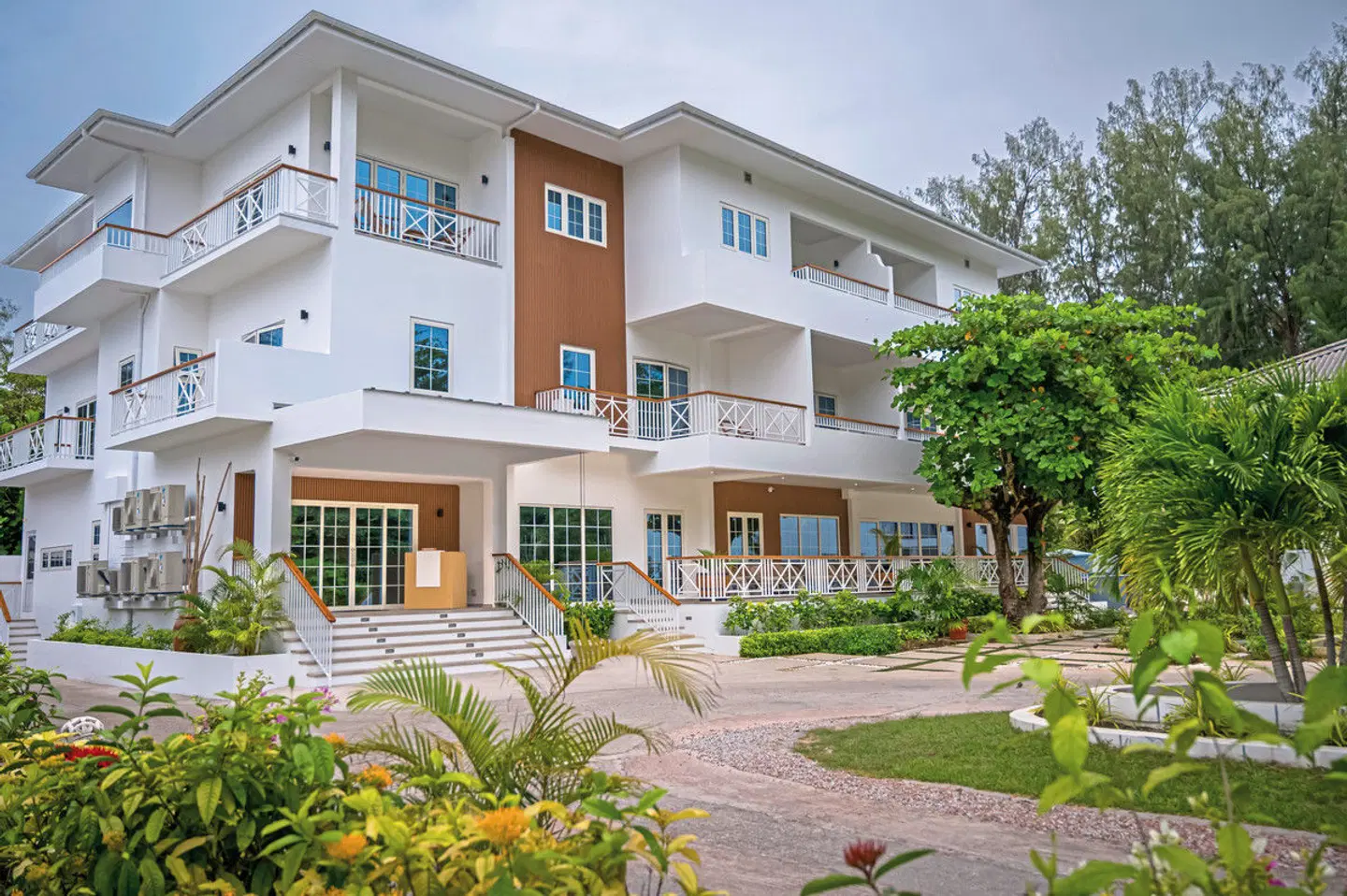 Acajou Beach Resort EXTERIOR