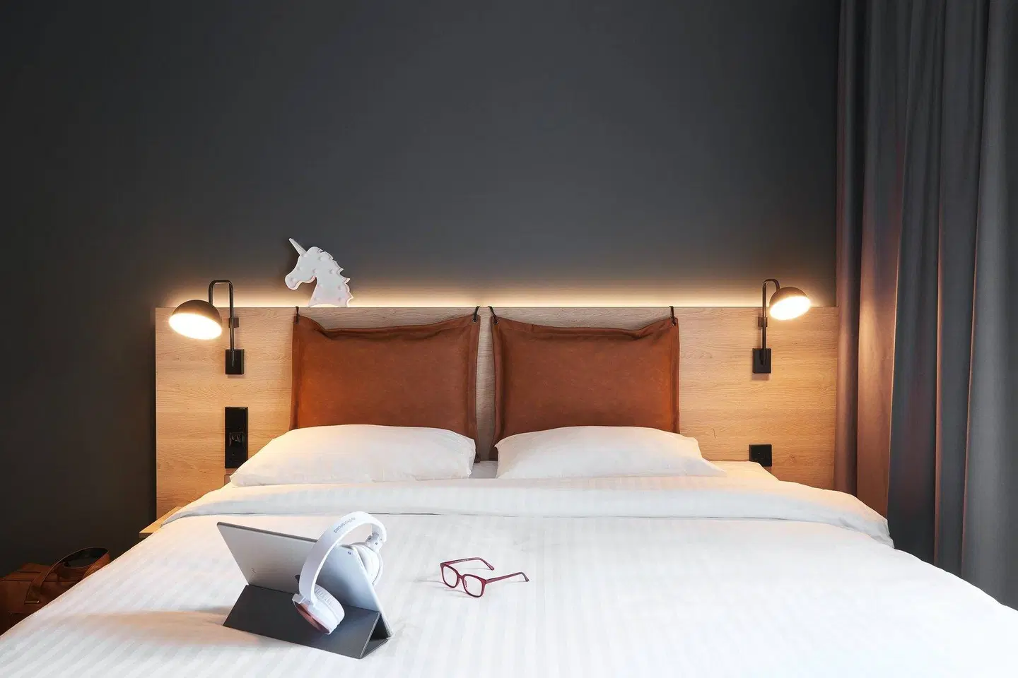 Moxy Edinburgh Fountainbridge ROOM_EXAMPLE