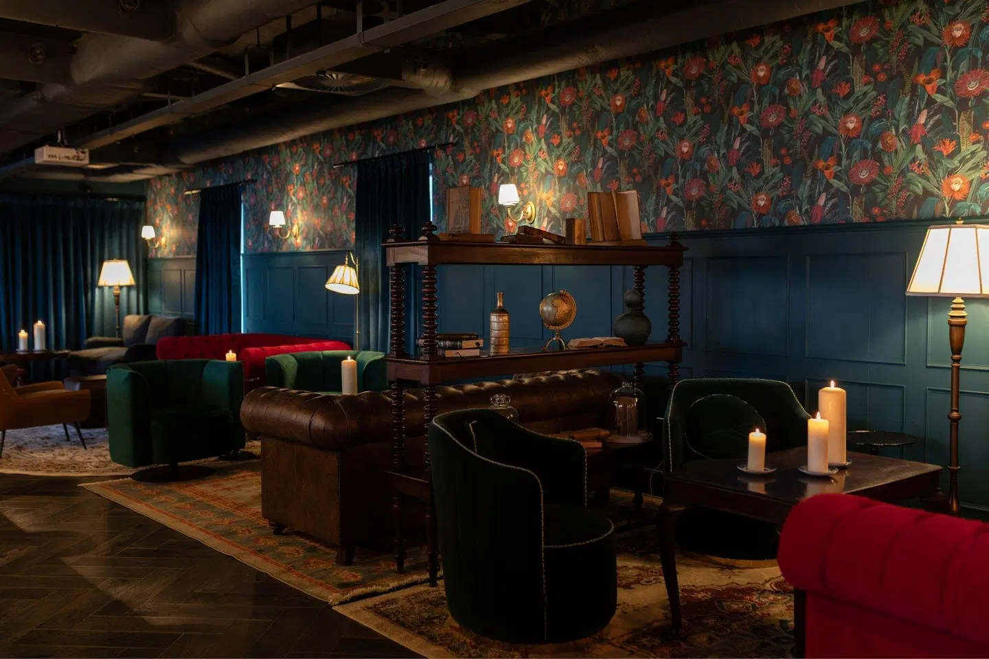 Moxy Edinburgh Fountainbridge Bar