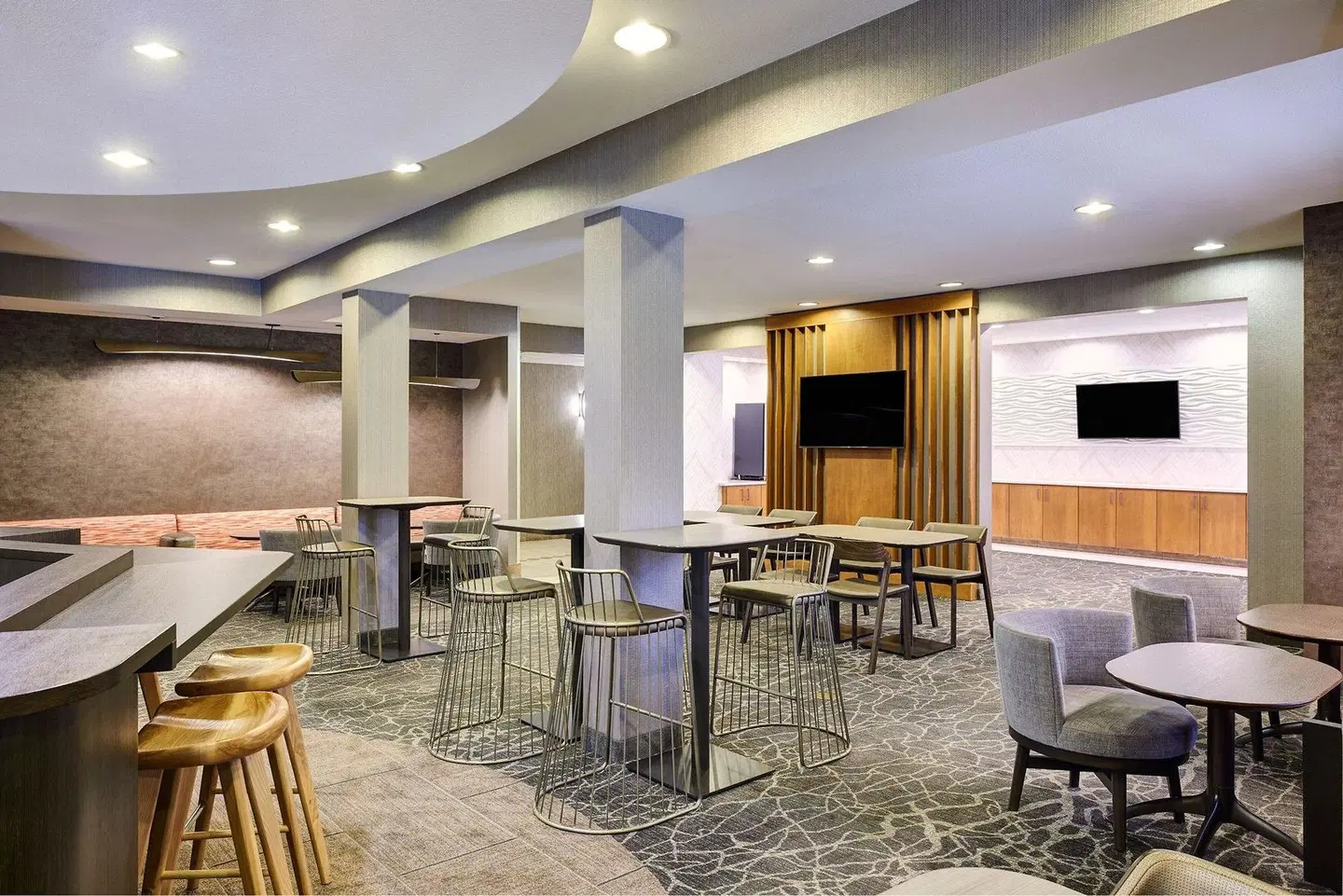 SpringHill Suites Phoenix Downtown Bar