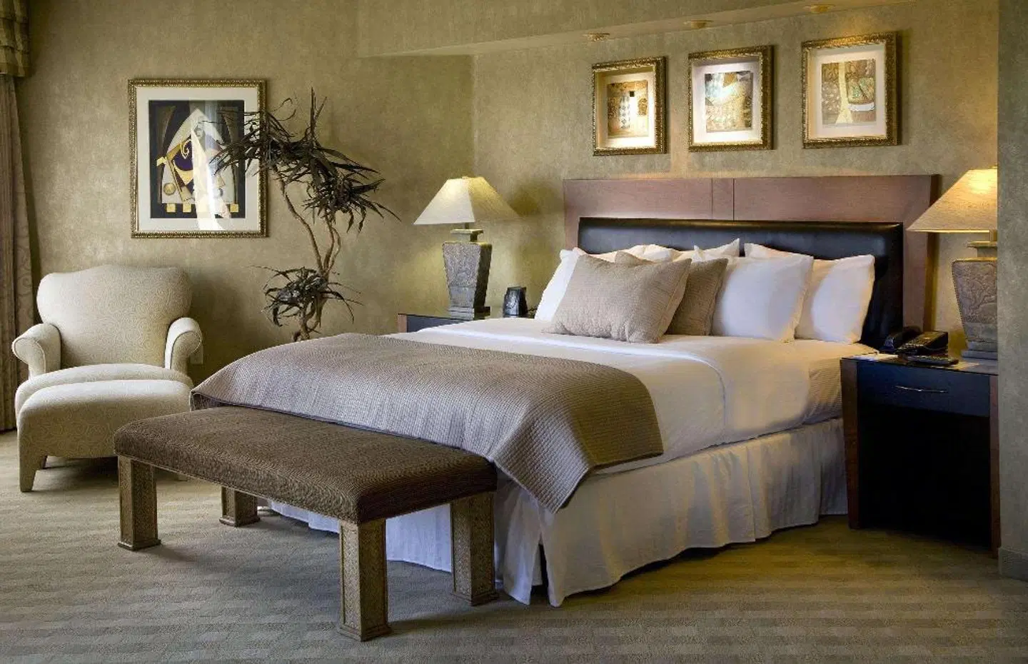 Embassy Suites by Hilton Phoenix - Scottsdale ROOM_EXAMPLE
