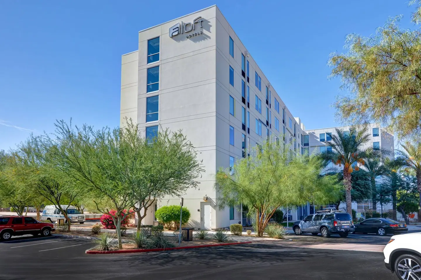 Aloft Phoenix Airport EXTERIOR