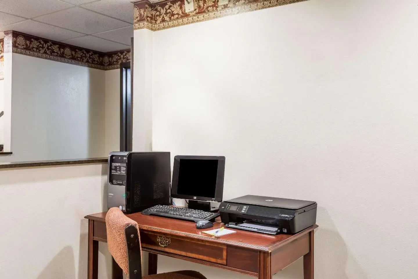 Days Inn & Suites by Wyndham Youngstown / Girard Ohio ROOM_EXAMPLE