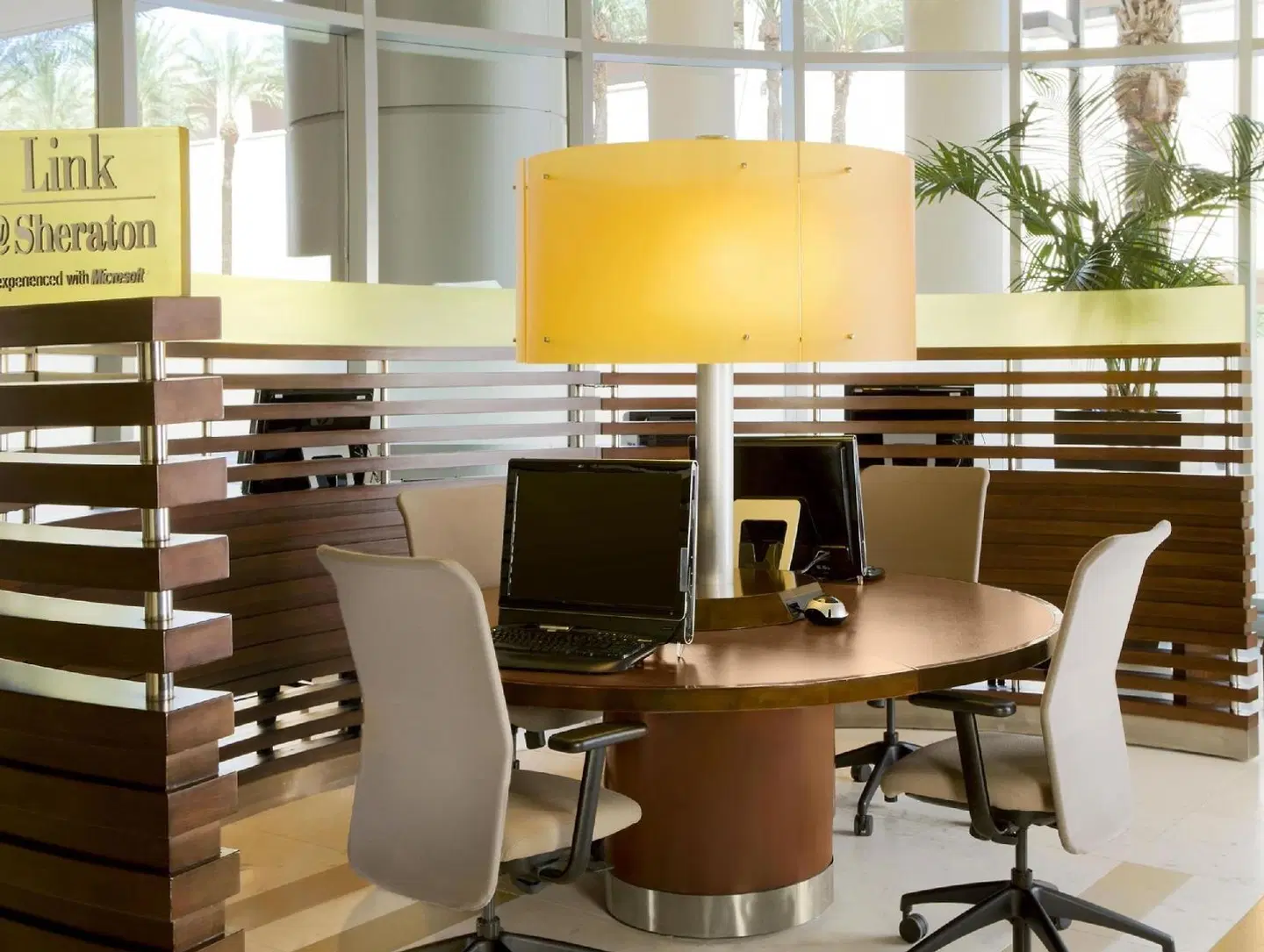 Sheraton Phoenix Downtown Bar
