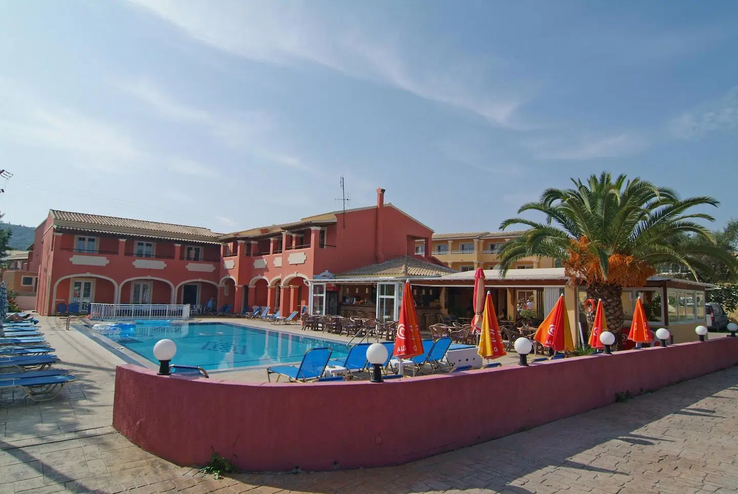 Luisa Hotel EXTERIOR