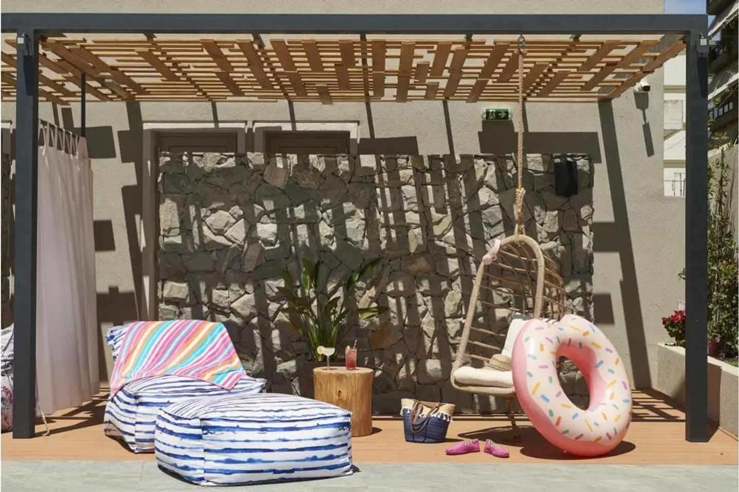 Moxy Patra Marina Terrasse