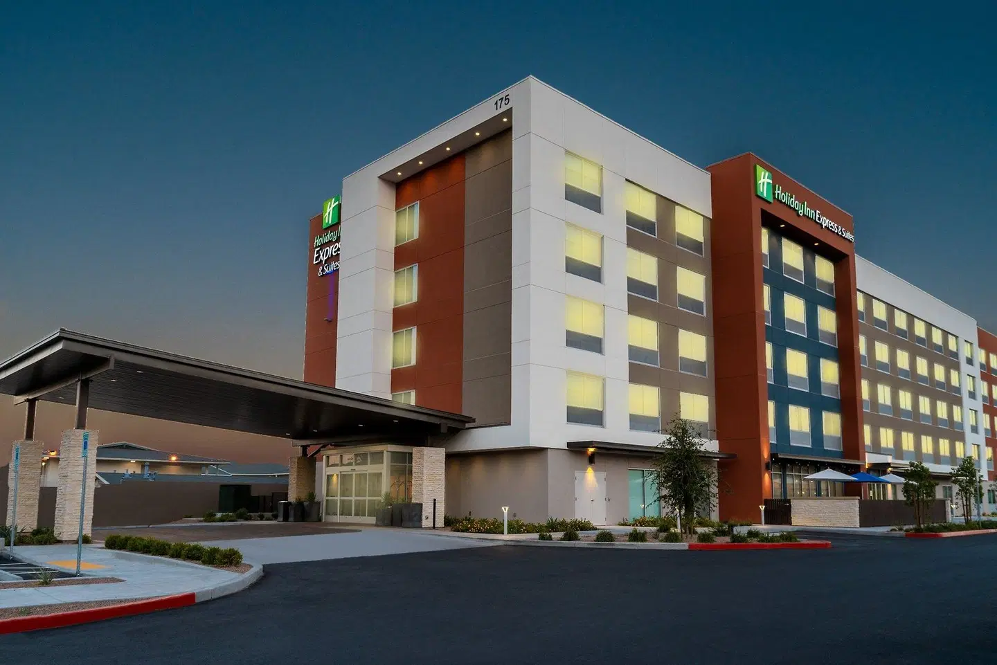 Holiday Inn Express & Suites Las Vegas - E Tropicana EXTERIOR