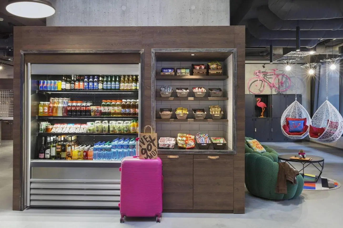 Moxy Lausanne City Bar