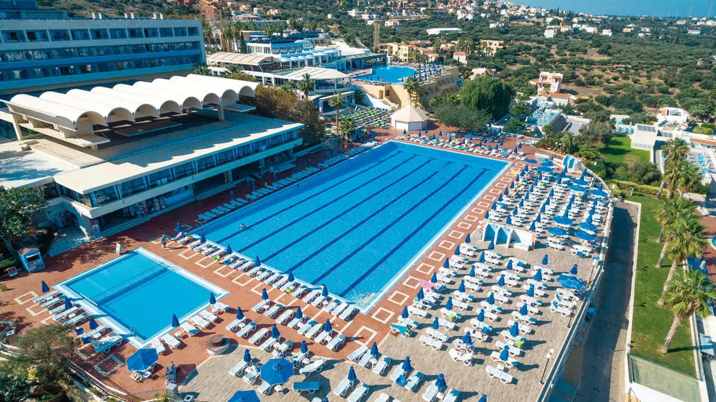 Royal & Imperial Belvedere Hotels OUTDOOR_POOL