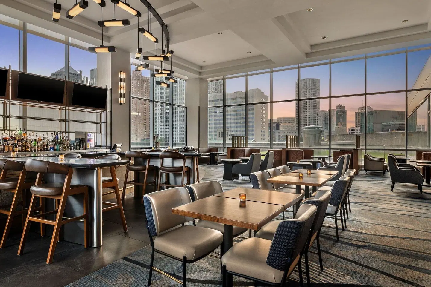 Detroit Marriott at the Renaissance Center Bar
