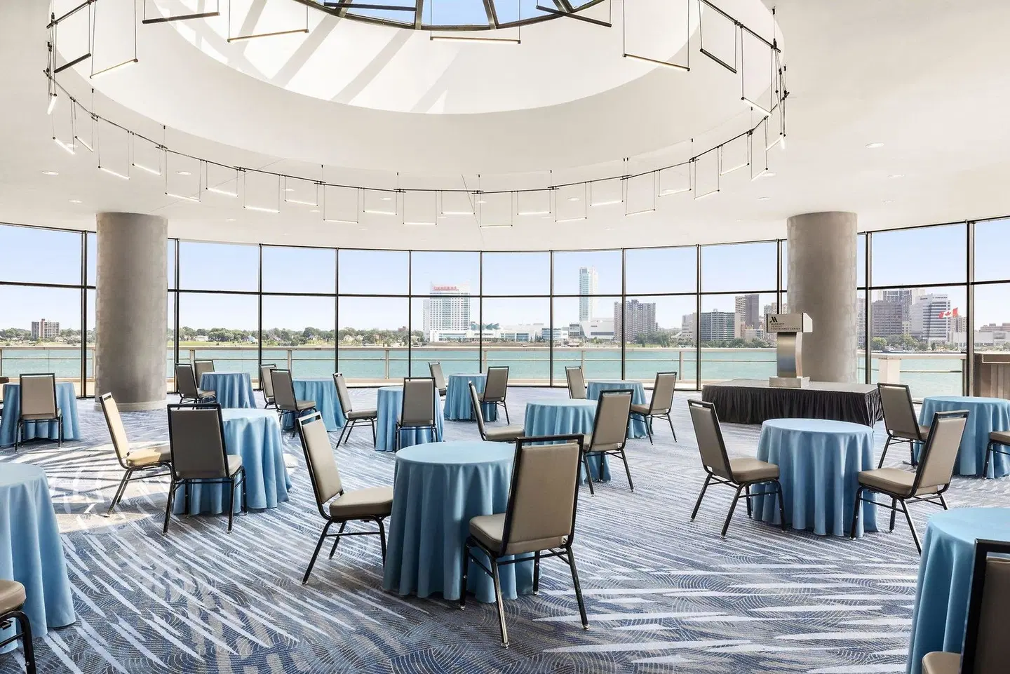 Detroit Marriott at the Renaissance Center Restaurant