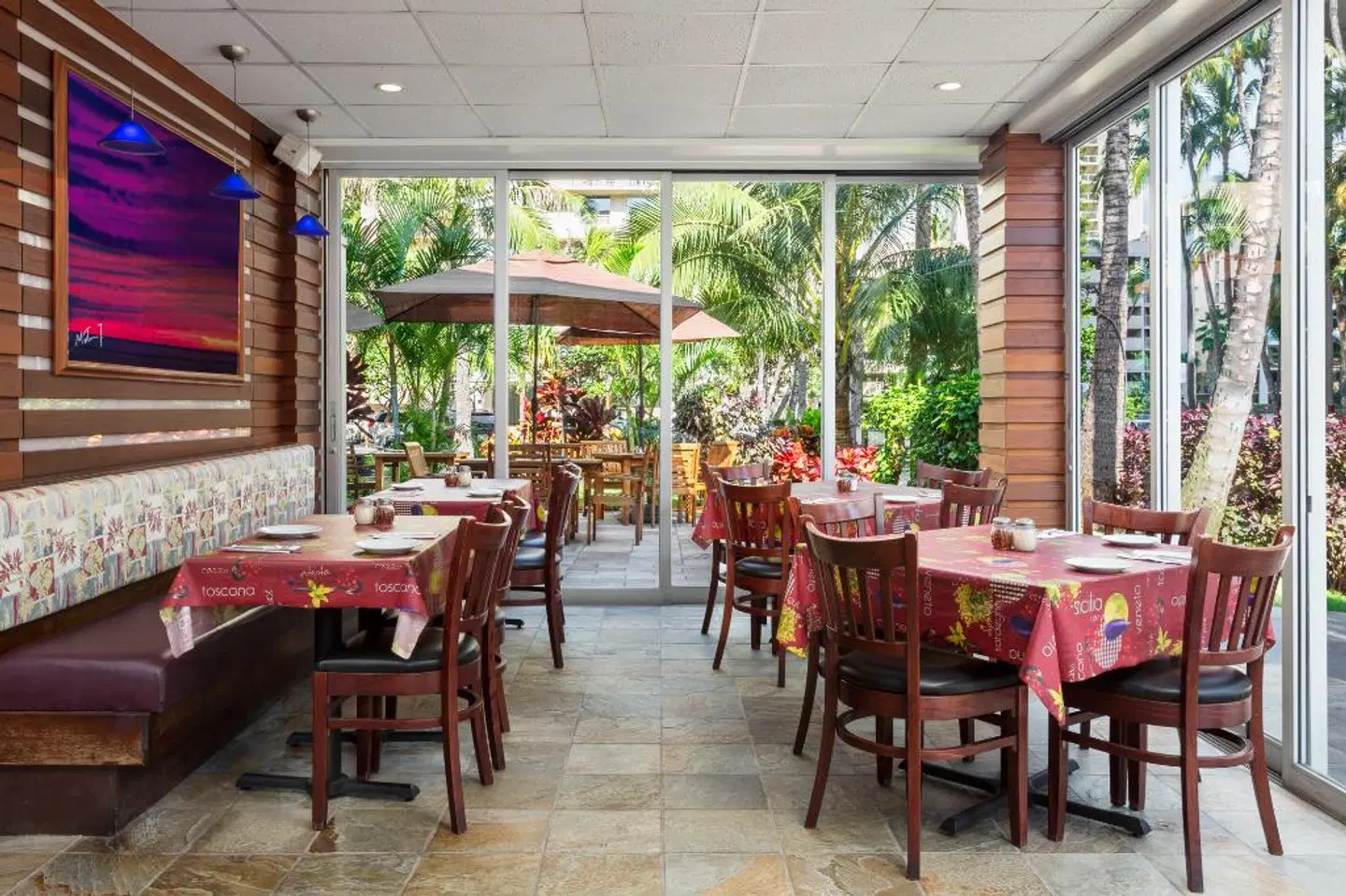 Courtyard by Marriott Waikiki Beach Restaurant
