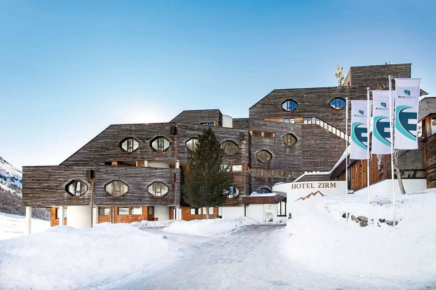 Blu Senales Family & Active Resort EXTERIOR