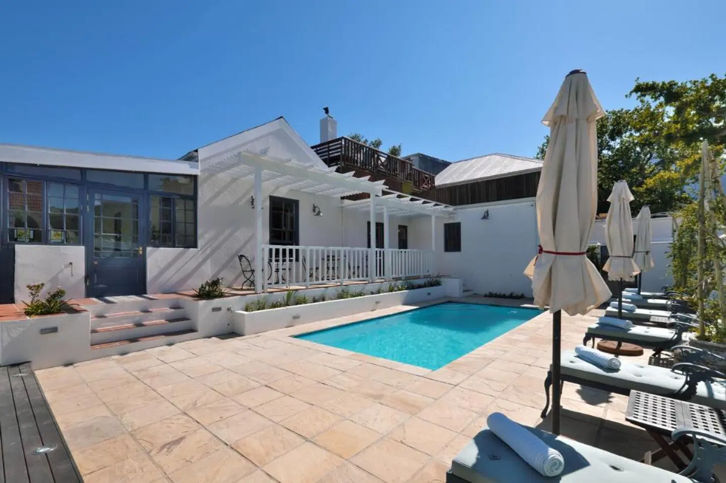 Chapter House Boutique Hotel OUTDOOR_POOL