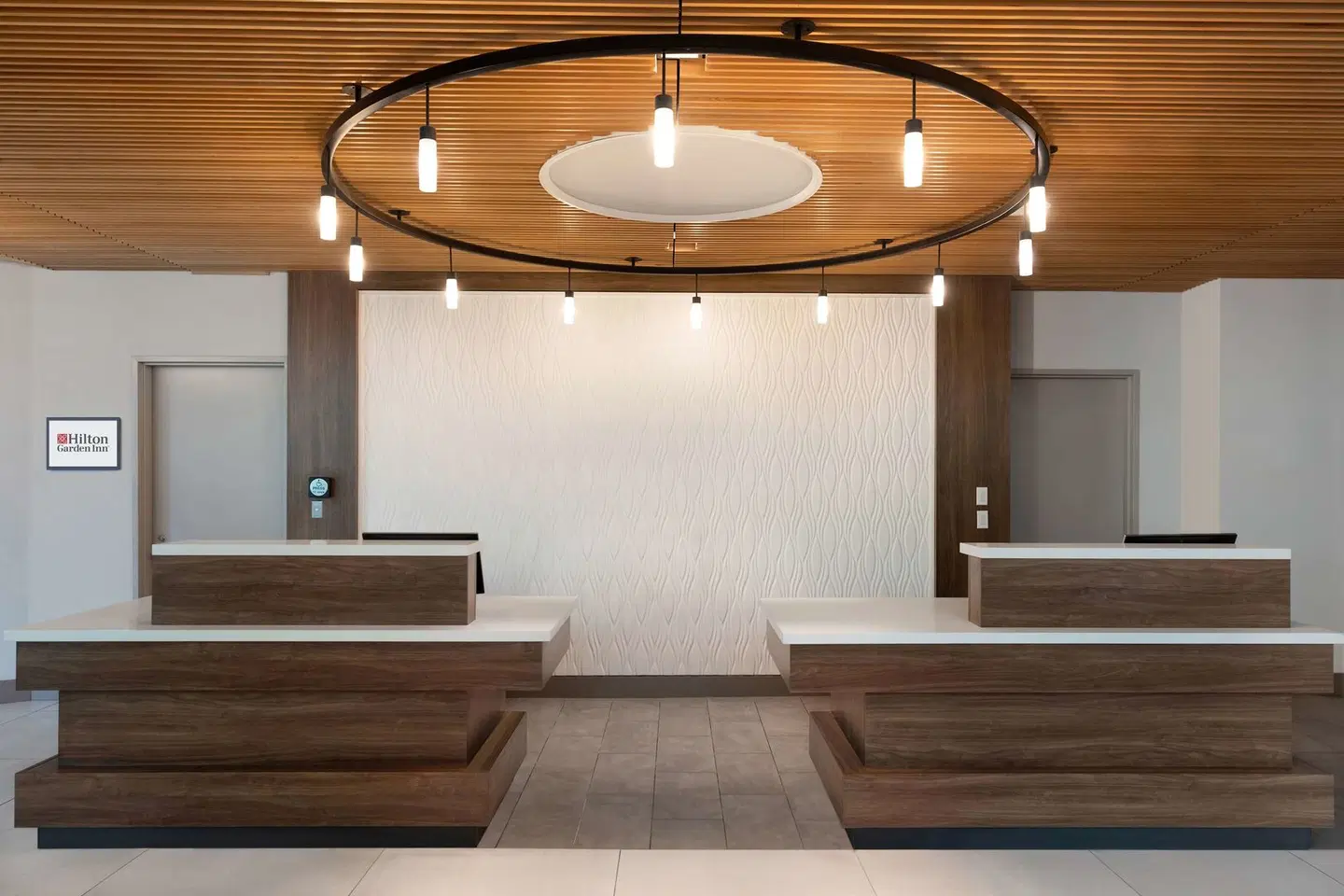 Hilton Garden Inn Long Island City New York LOUNGE_LOBBY