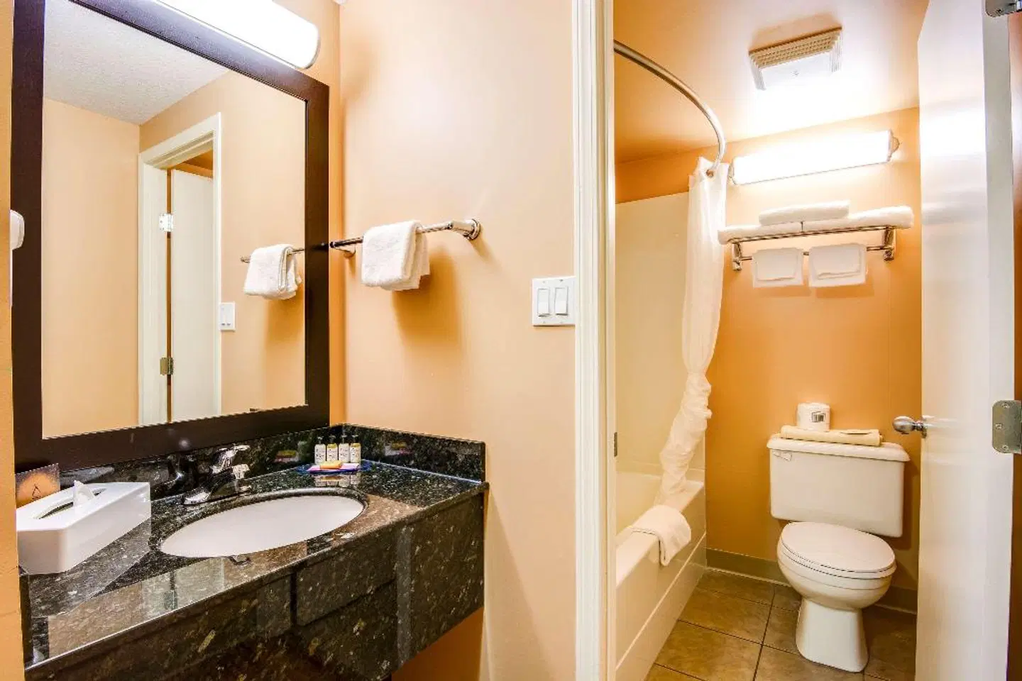 Quality Hotel & Conference Centre Sawridge Badezimmer