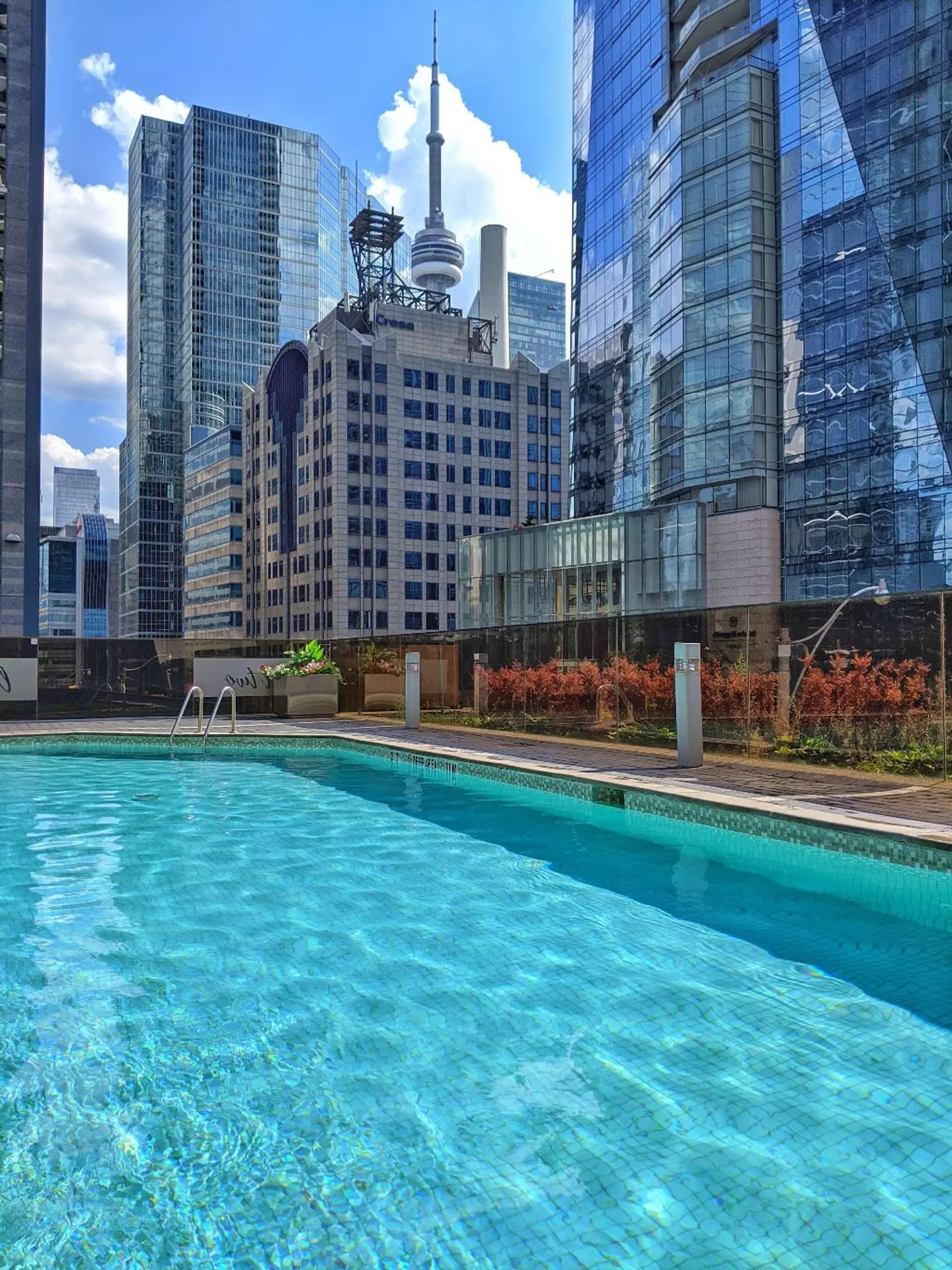 Hilton Toronto OUTDOOR_POOL