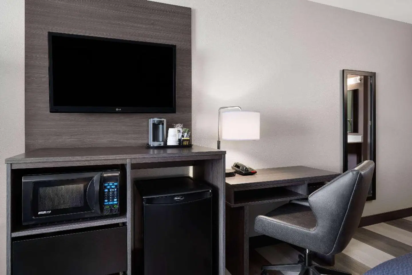 Super 8 by Wyndham Columbus ROOM_EXAMPLE