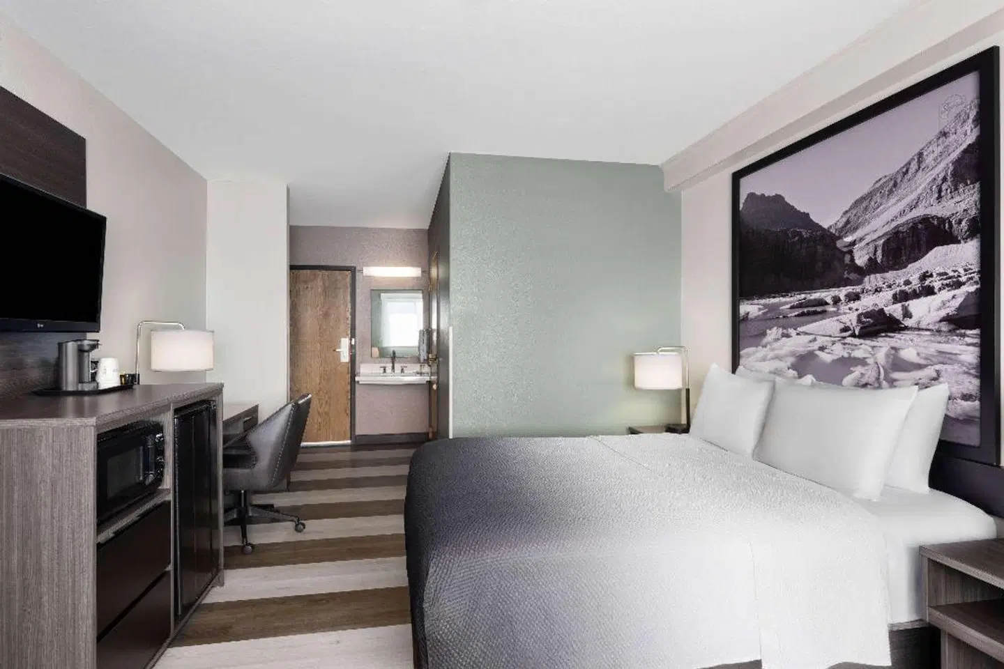 Super 8 by Wyndham Columbus ROOM_EXAMPLE