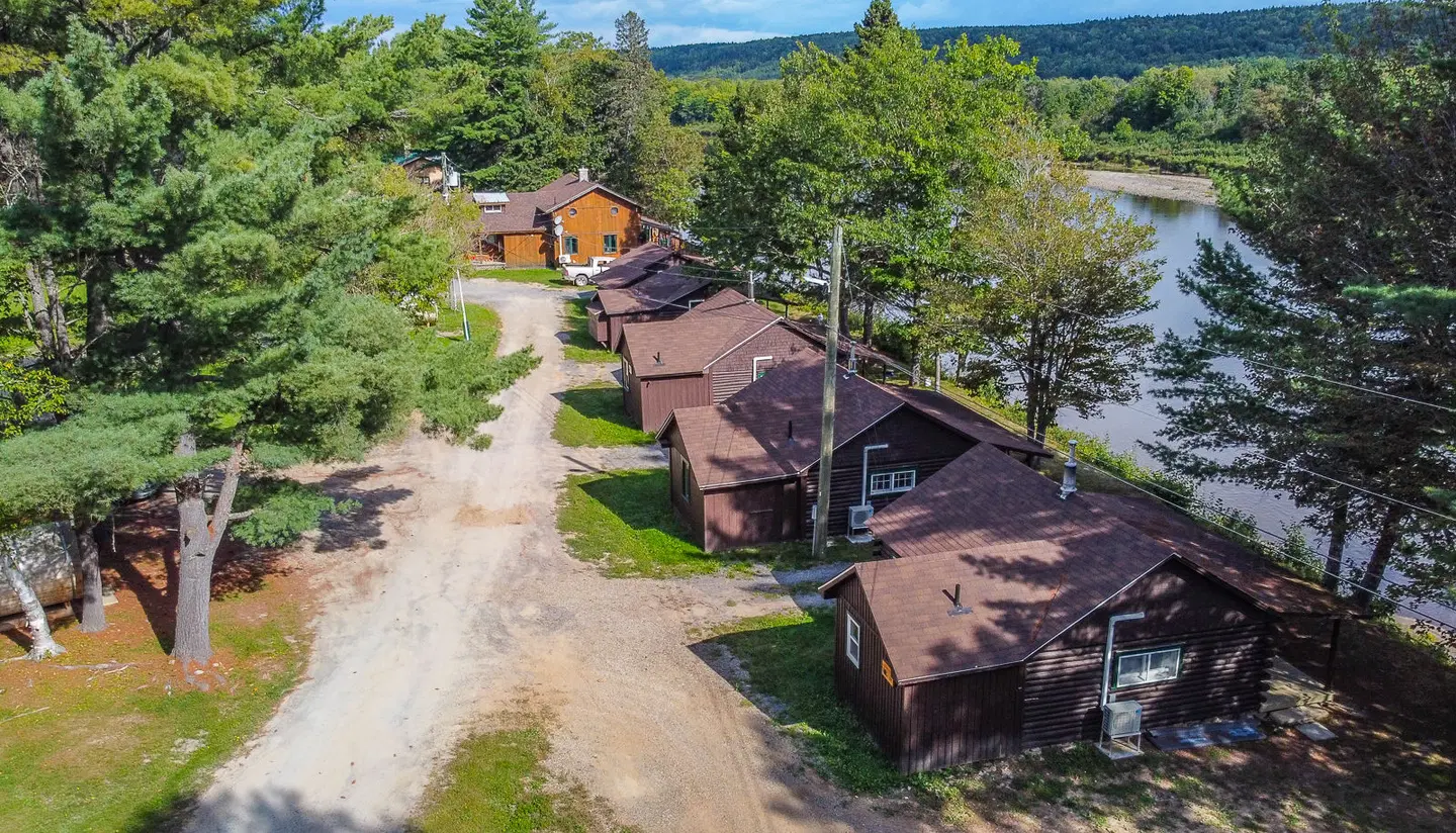 Pond's Resort on the Miramichi EXTERIOR
