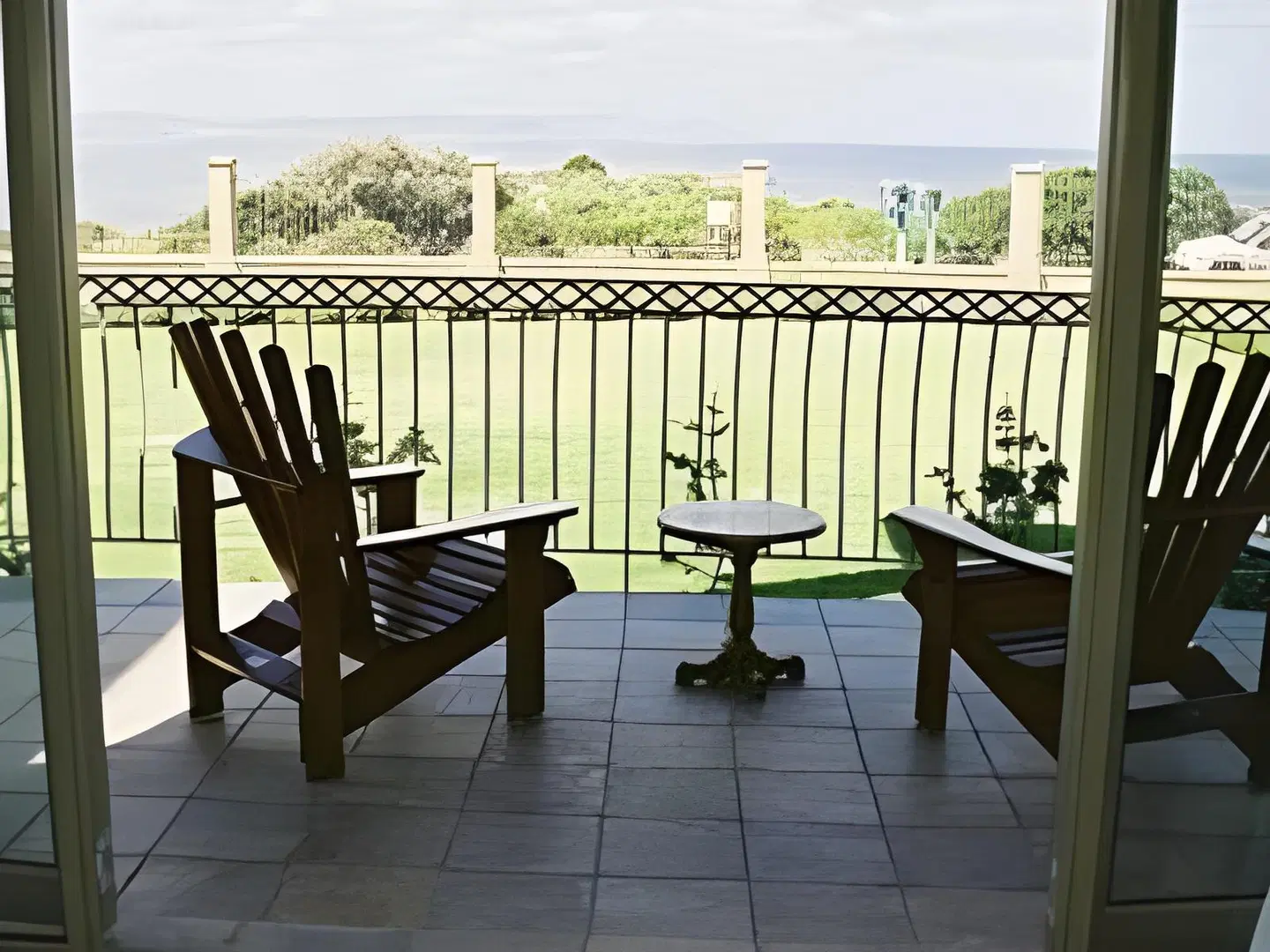On The Cliff Guest House Terrasse