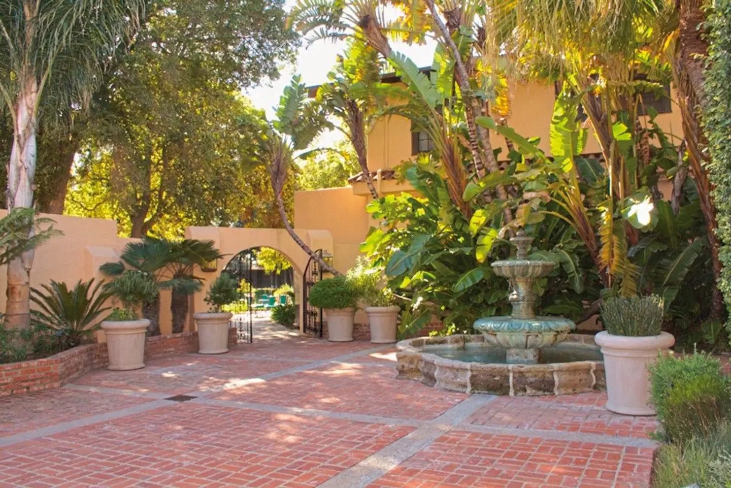 Historic Santa Maria Inn Garten
