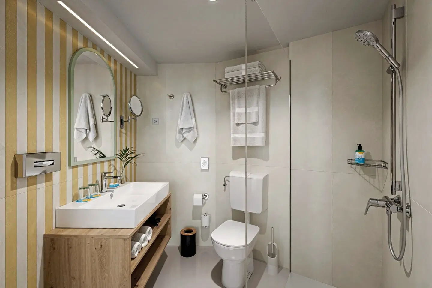 Sunny Porec Hotel by Valamar Badezimmer