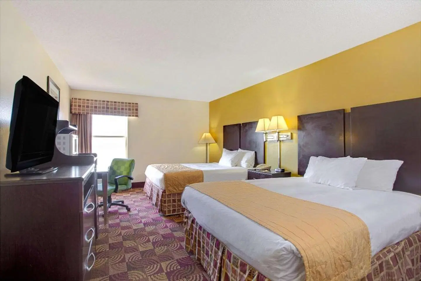 Days Inn & Suites by Wyndham Ridgeland ROOM_EXAMPLE