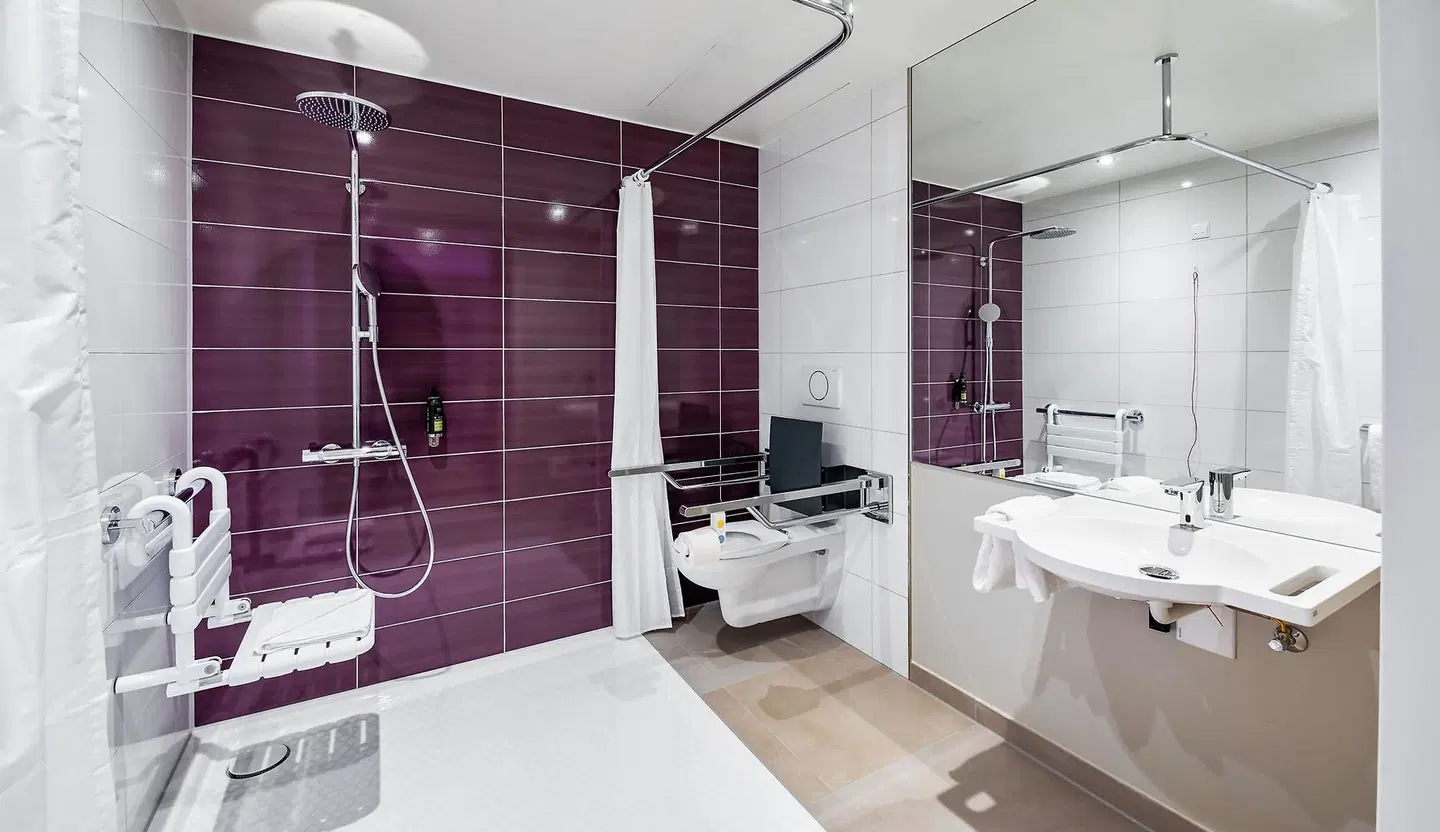 Premier Inn  Stuttgart City Europaviertel Badezimmer