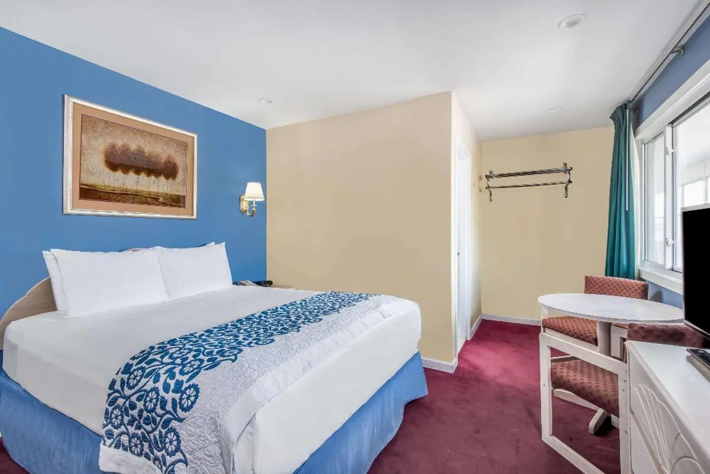 Days Inn by Wyndham Hicksville Long Island ROOM_EXAMPLE