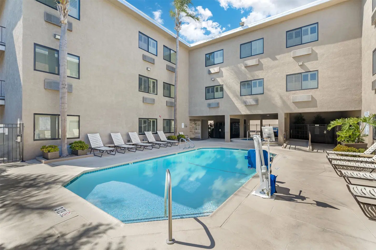 Best Western Plus Park Place Inn - Mini Suites EXTERIOR