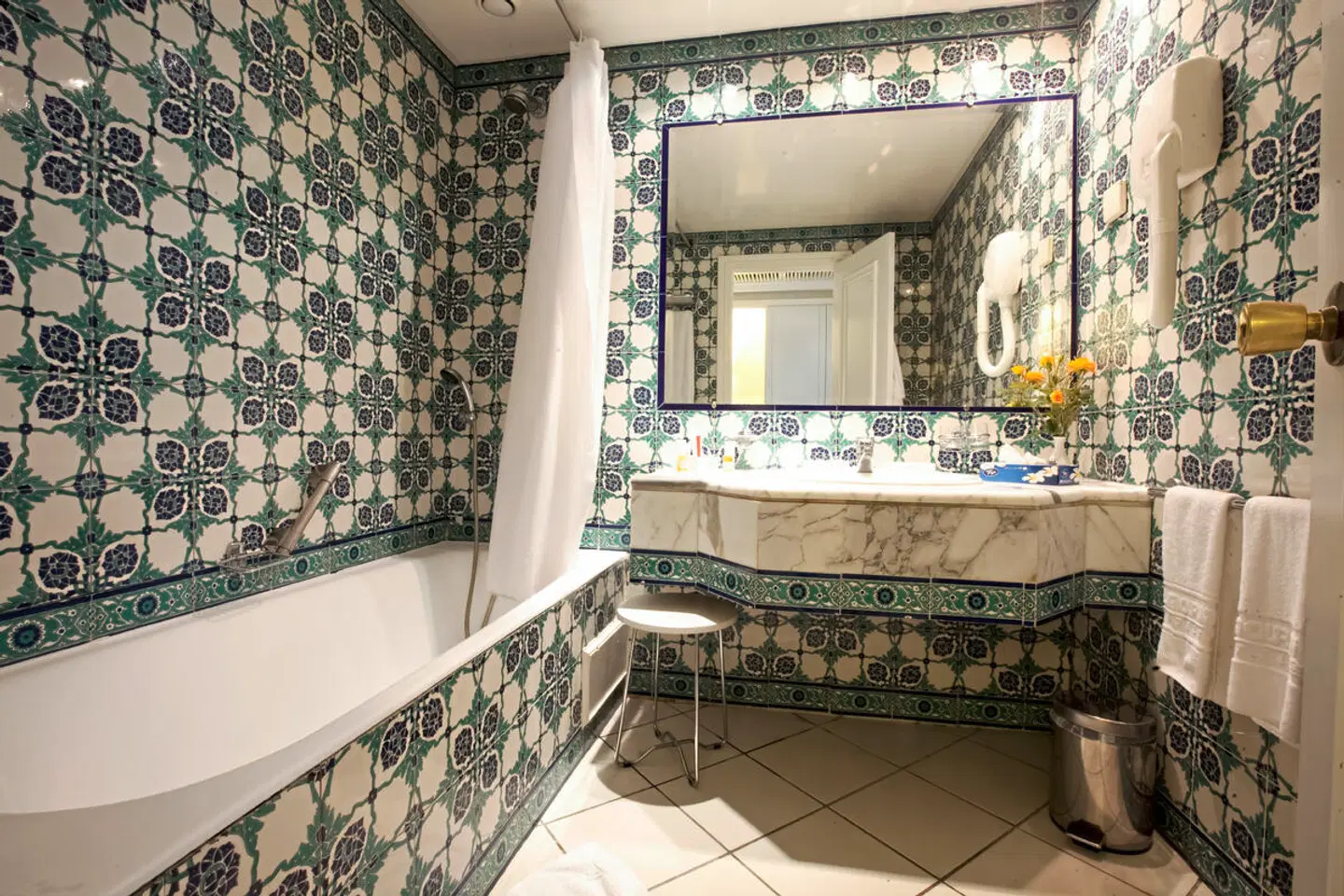 El Mouradi Palm Marina Badezimmer