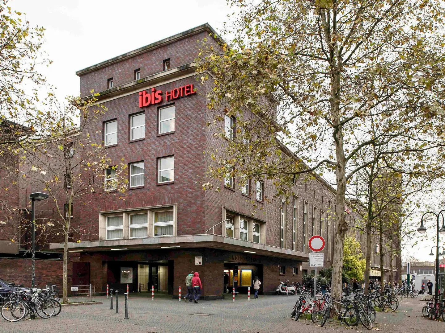 ibis Duesseldorf Hauptbahnhof Hotel EXTERIOR