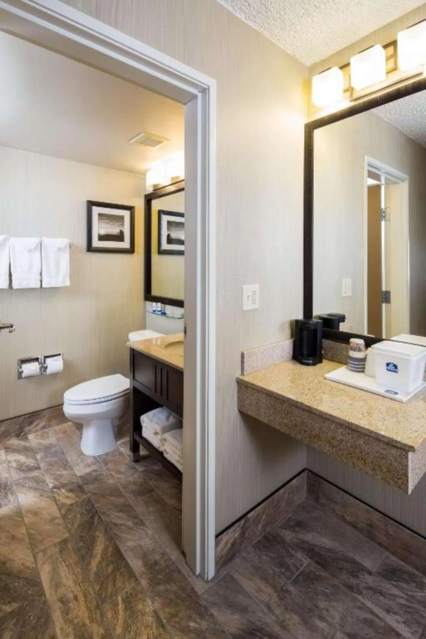 Best Western Ramkota Hotel Badezimmer