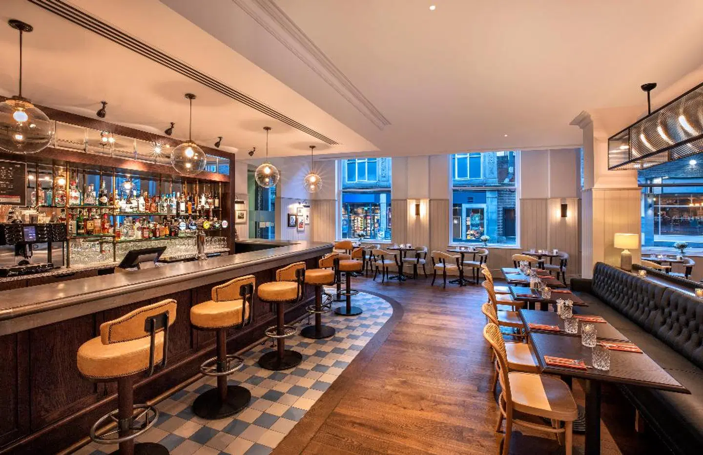 Leonardo Hotel Cardiff Bar