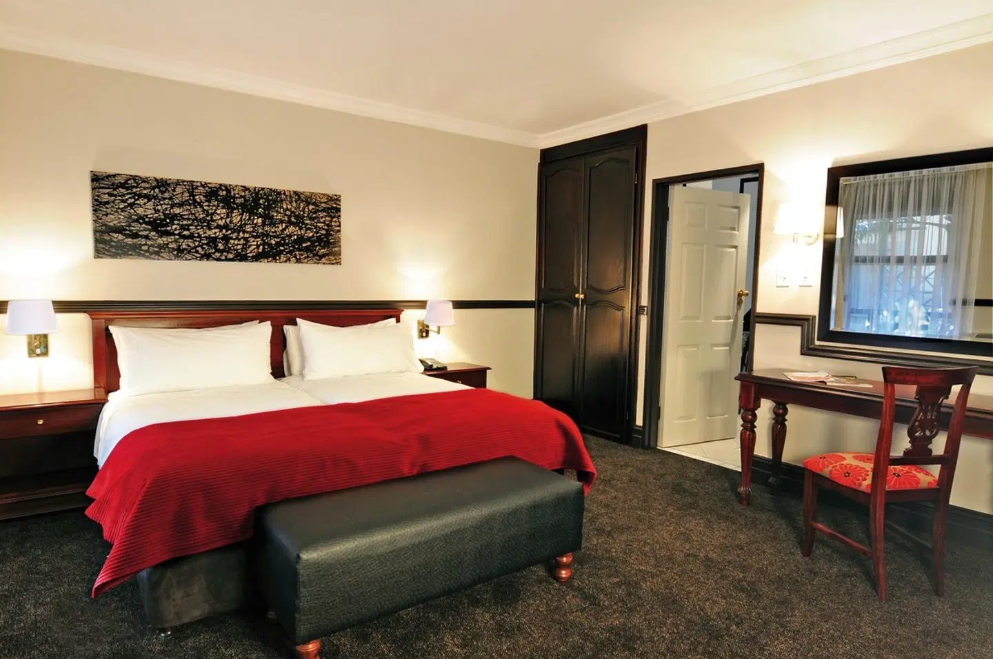 Court Classique Suite Hotel ROOM_EXAMPLE