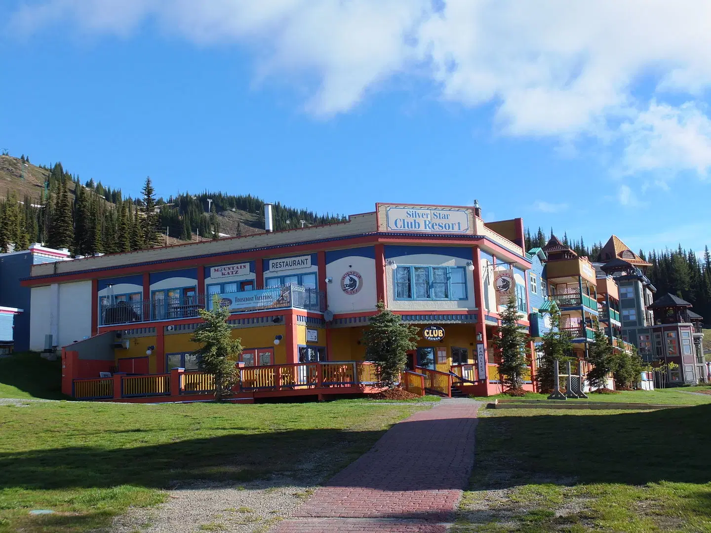 The Vance Creek Hotel & Conference Centre EXTERIOR