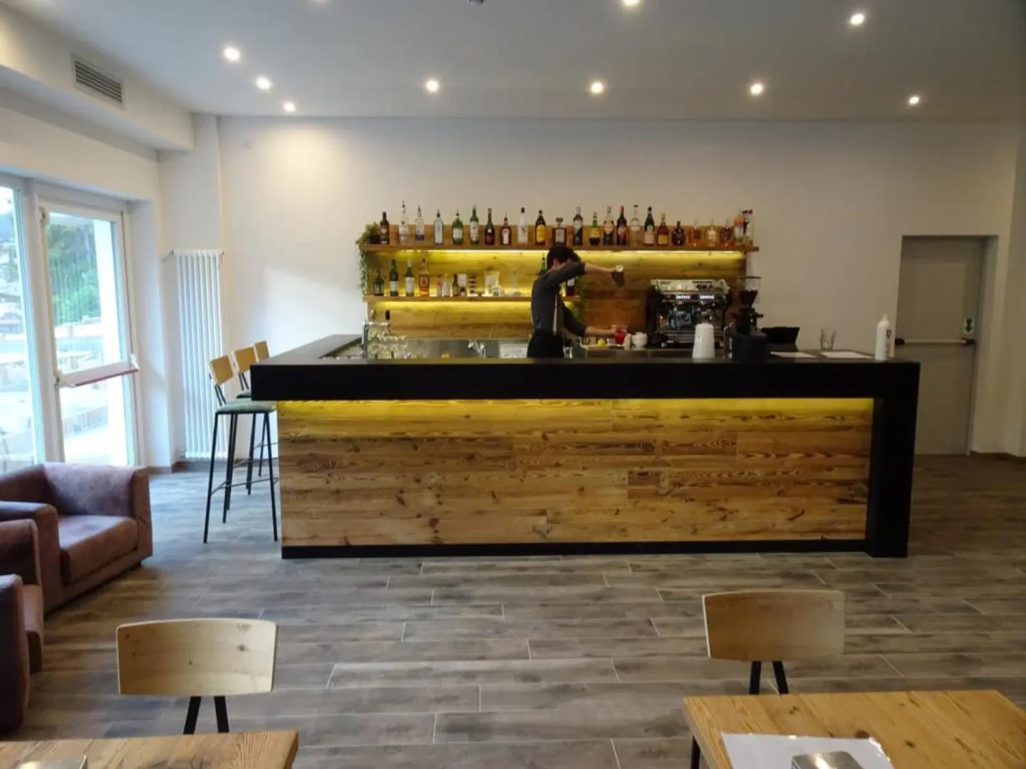 Alm Hotel Bar