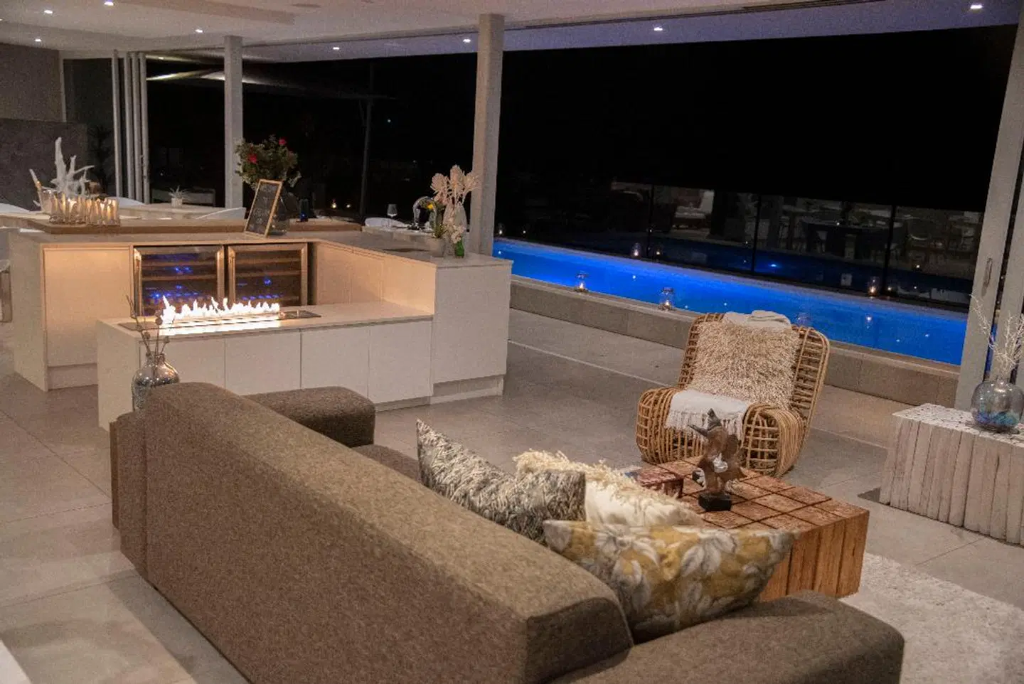 Crown on the heads HEALTH_BEAUTY