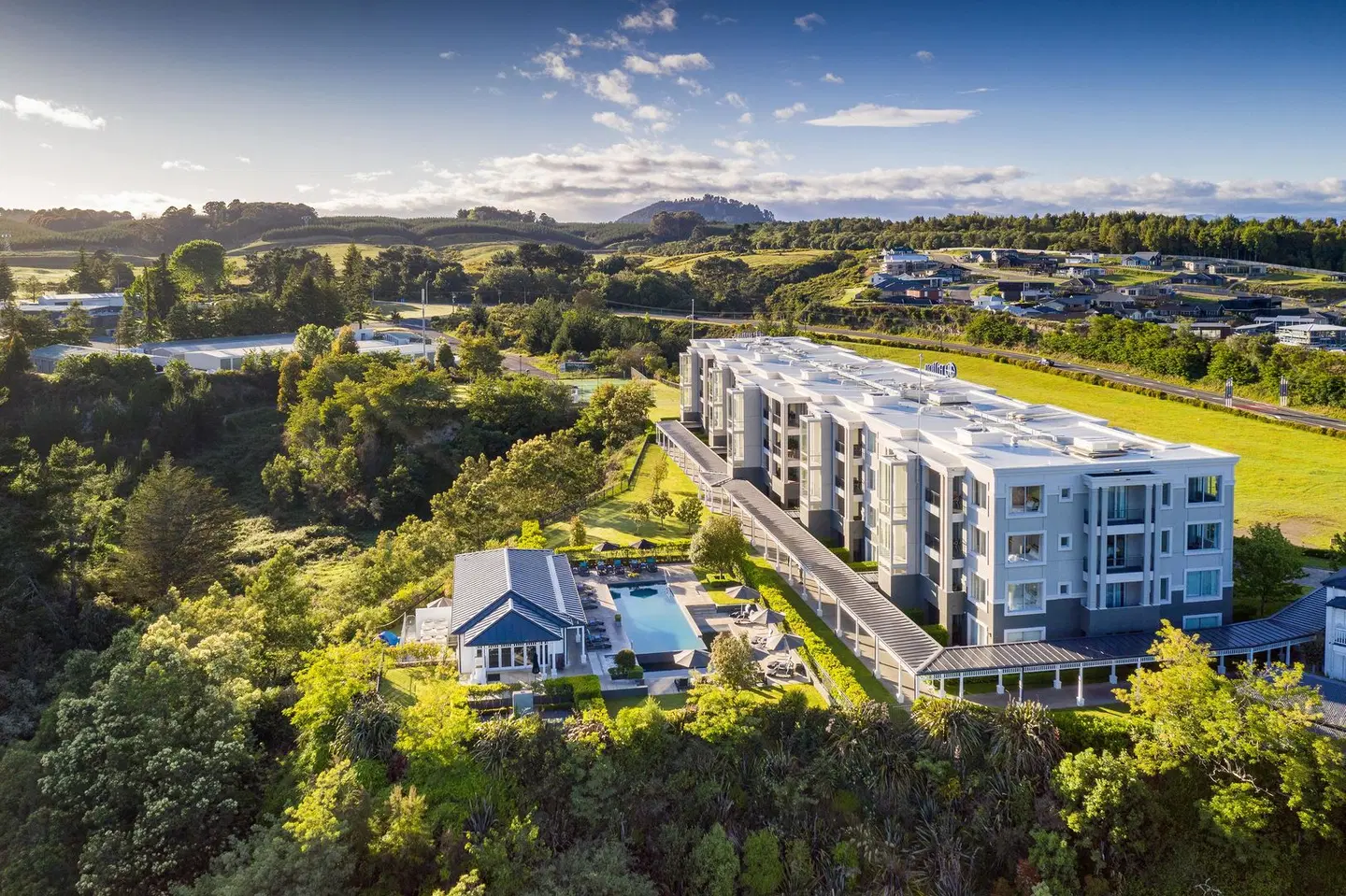 Hilton Lake Taupo EXTERIOR