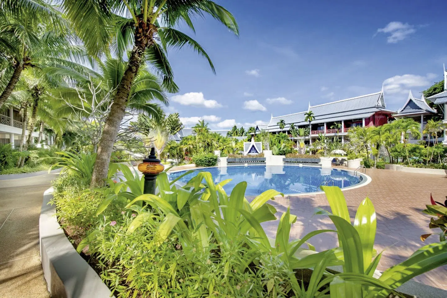 Chada Thai Village Resort OUTDOOR_POOL
