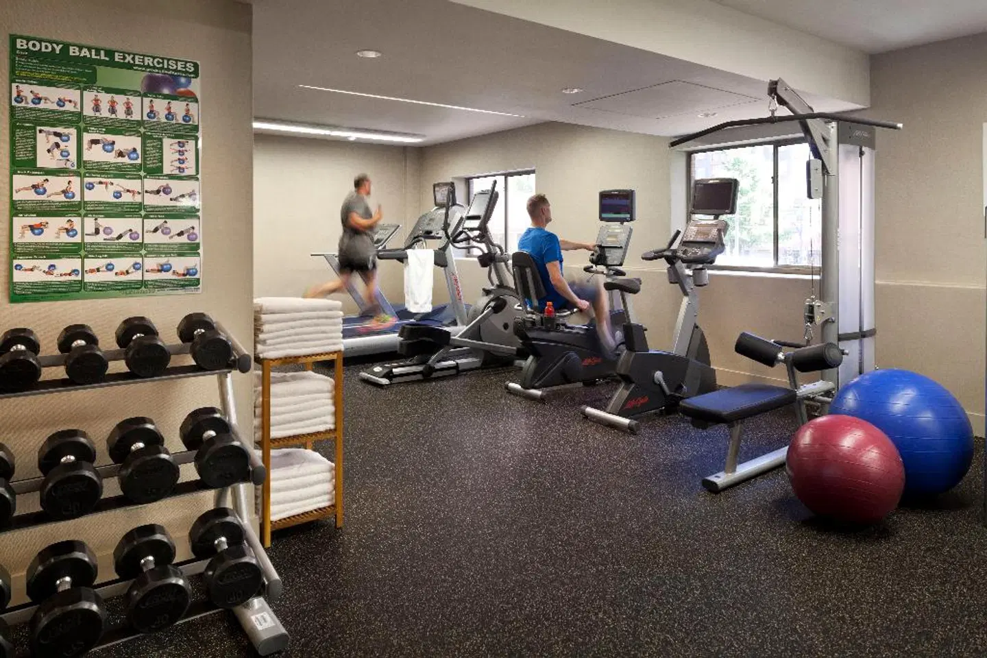 Holiday Inn Vancouver Downtown & Suites SPORTS_AND_LEISURE