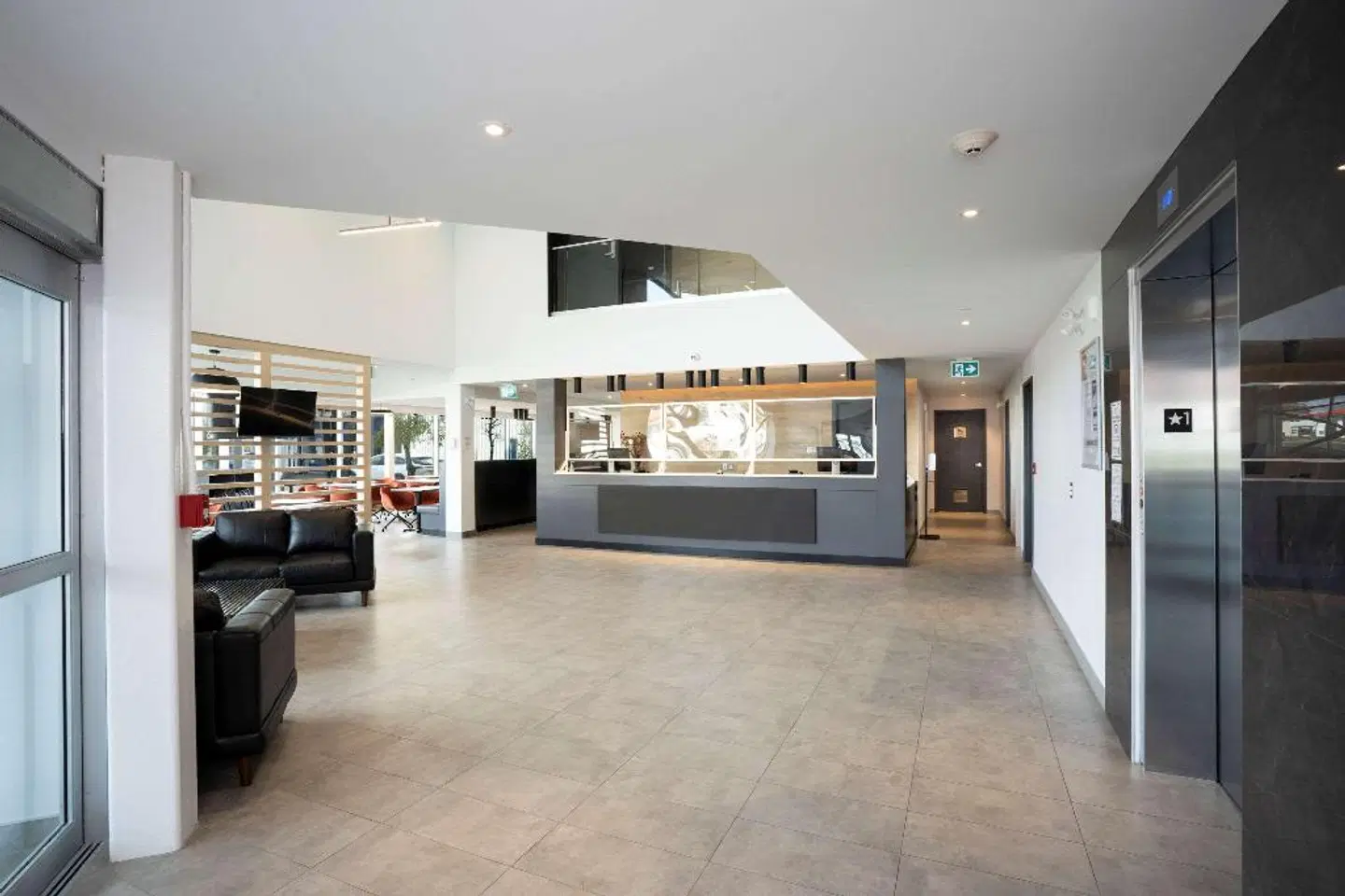 Quality Inn Quebec City LOUNGE_LOBBY