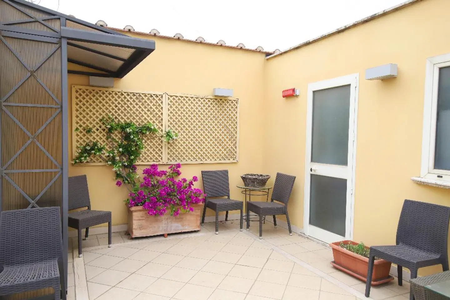Latinum Terrasse