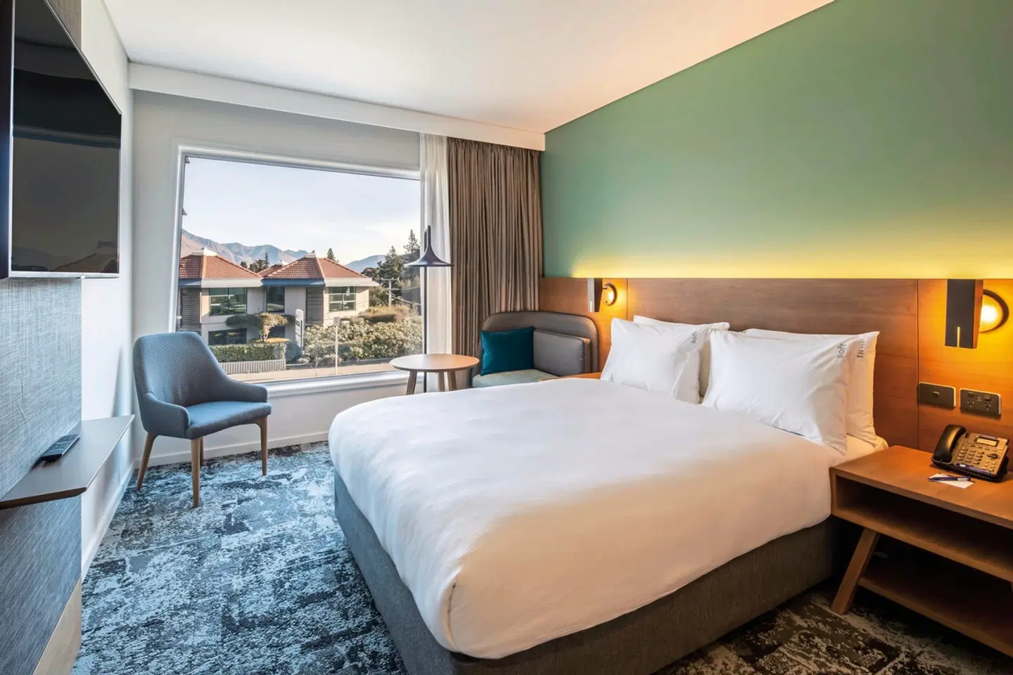 Holiday Inn Express & Suites Queenstown ROOM_EXAMPLE