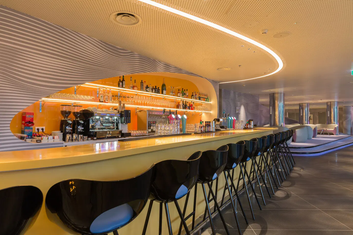 Park Inn by Radisson Amsterdam City West Bar