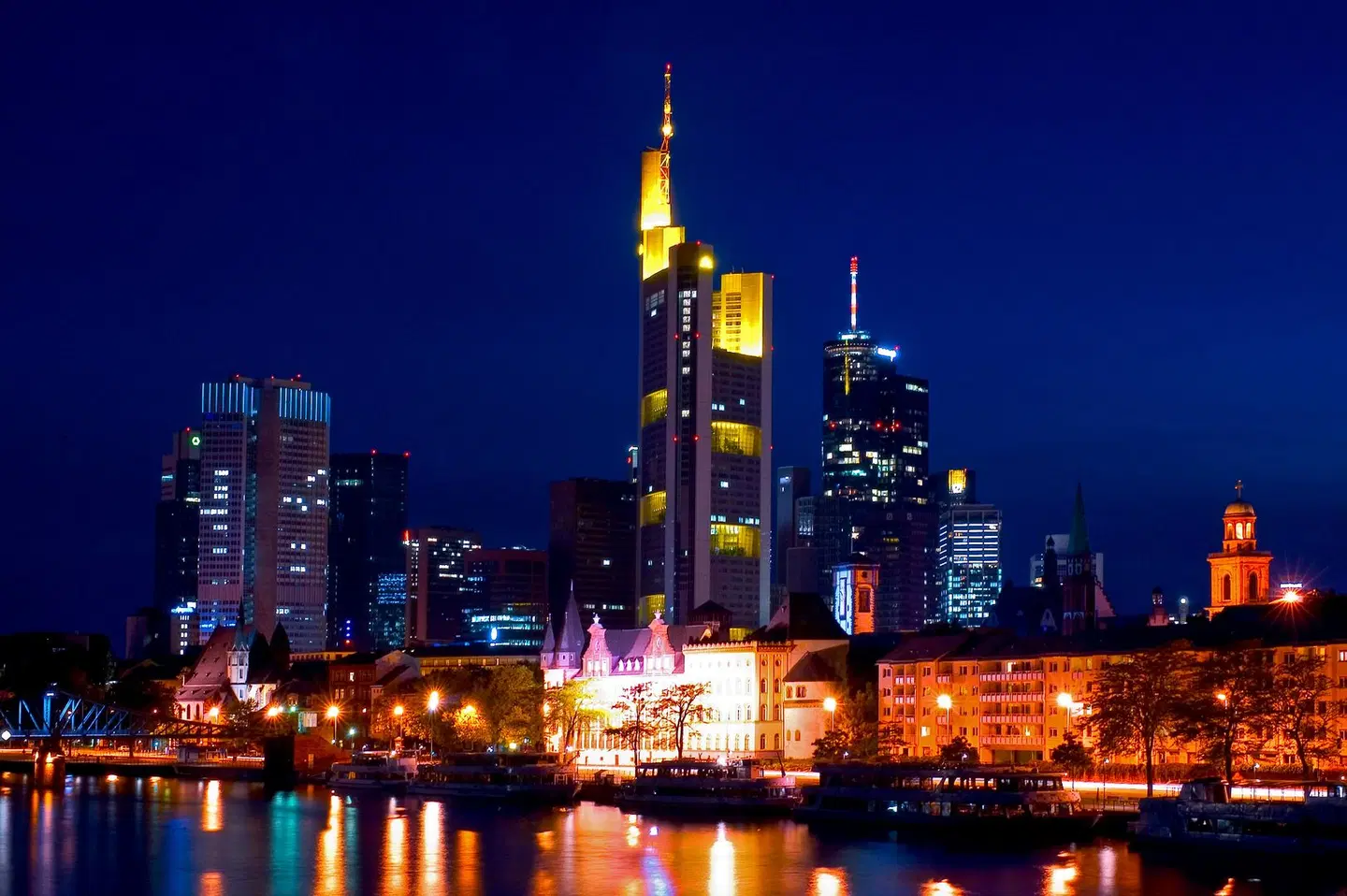 Holiday Inn Express Frankfurt-Messe EXTERIOR