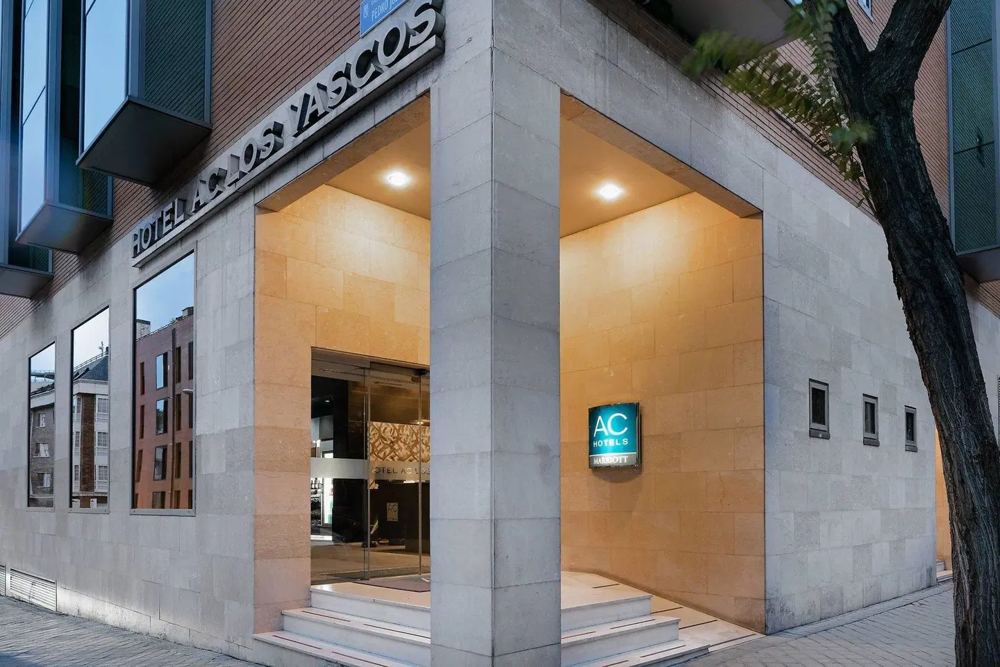 AC Hotel by Marriott Los Vascos EXTERIOR