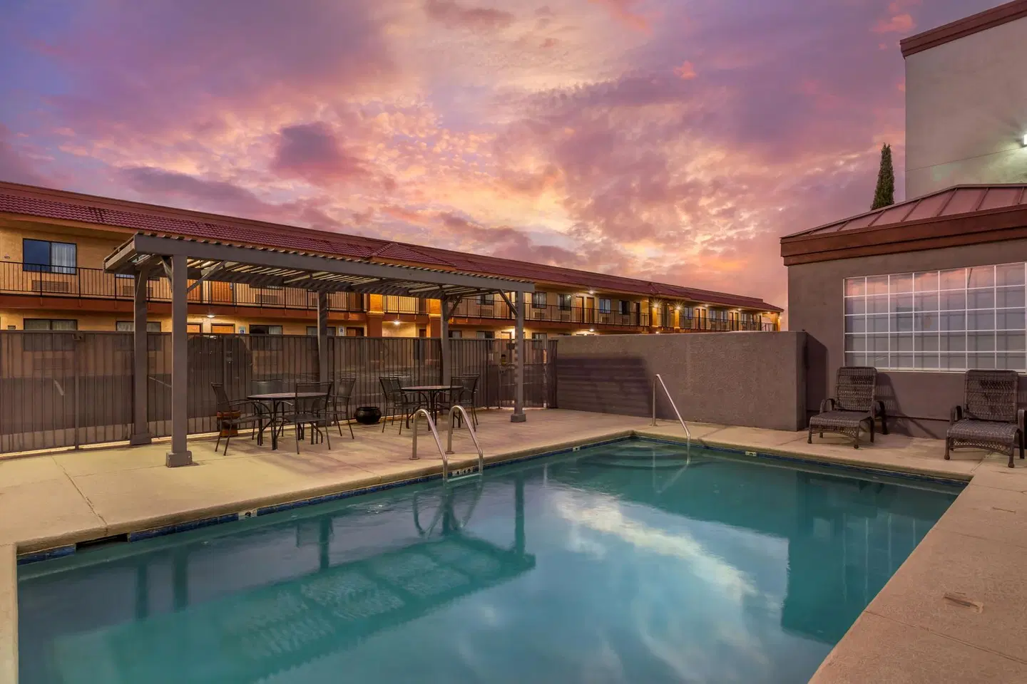 Best Western Gold Poppy Inn Hallenbad